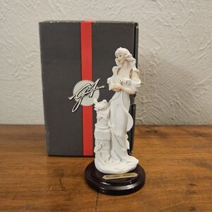 Giuseppe Armani Italy Florence Lady With Doves Bird In Box 546F